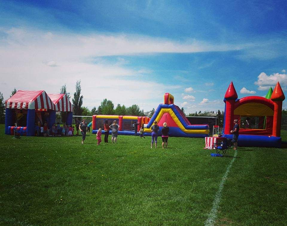 Fun Party Rentals in Edmonton! Bouncy Castles, Mini Golf & More!